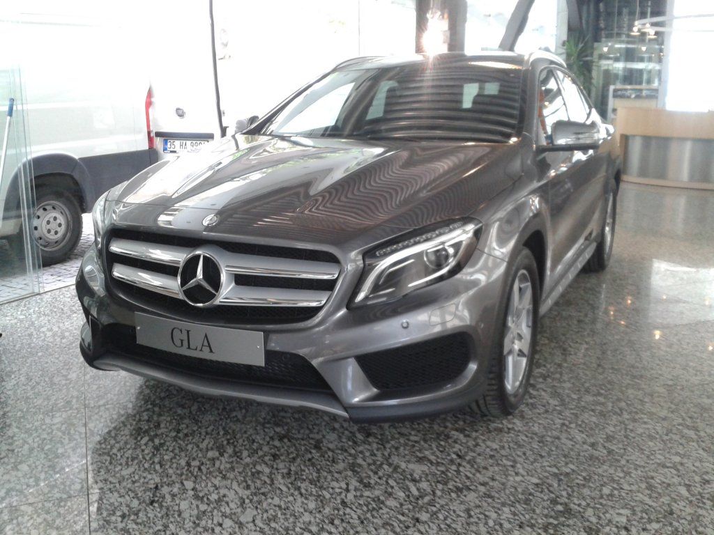 YEN MERCEDES GLA SATITA RESM GALERS