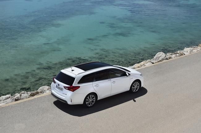 YEN TOYOTA AURS TOURNG SPORTS RESM FOTORAF GALERS