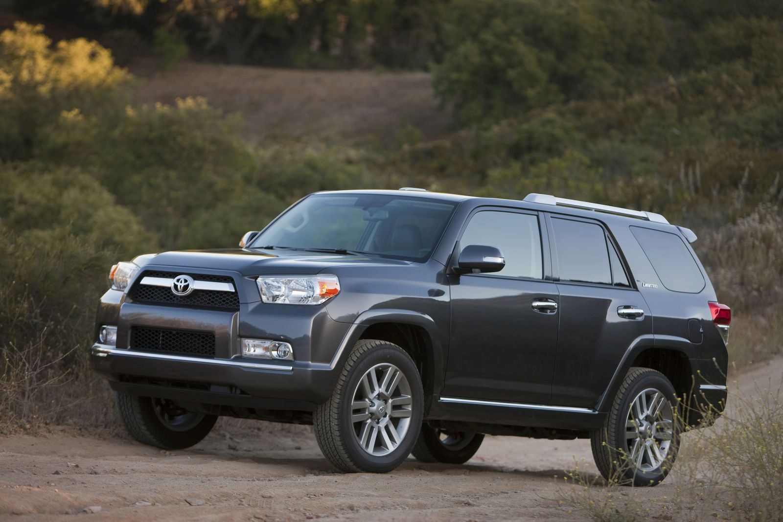 TOYOTA 4RUNNER (2010) GALER