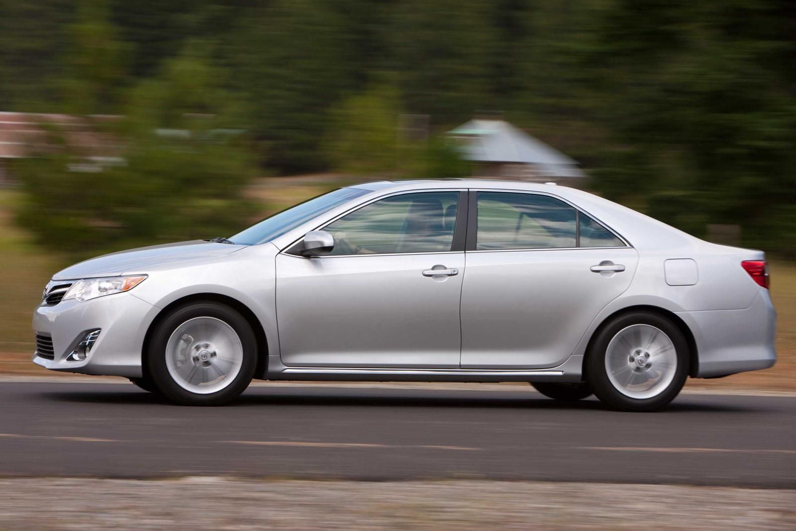 TOYOTA CAMRY (2012) GALER