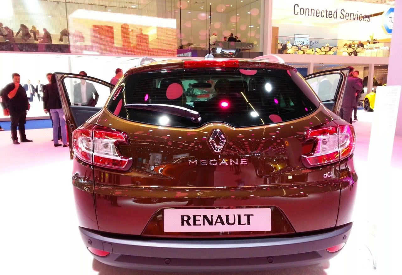 YEN MAKYAJLI RENAULT MEGANE FRANKFURT LANSMAN RESM GALERS