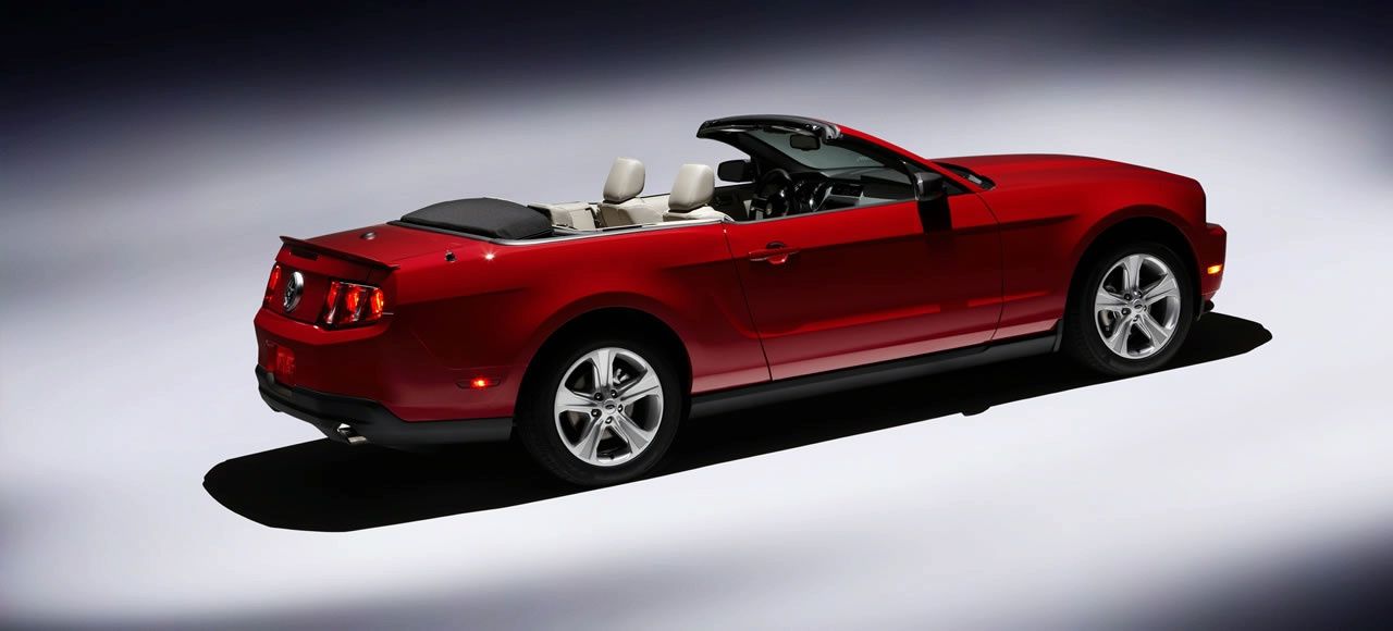 FORD MUSTANG (2010) GALER