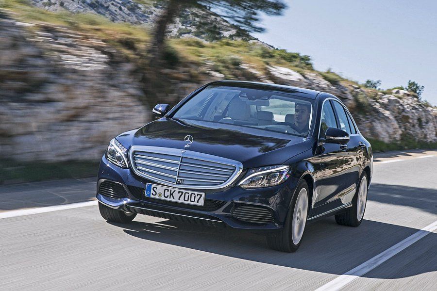 YEN MERCEDES C SERS AVRUPA YOLLARINDA RESM GALERS