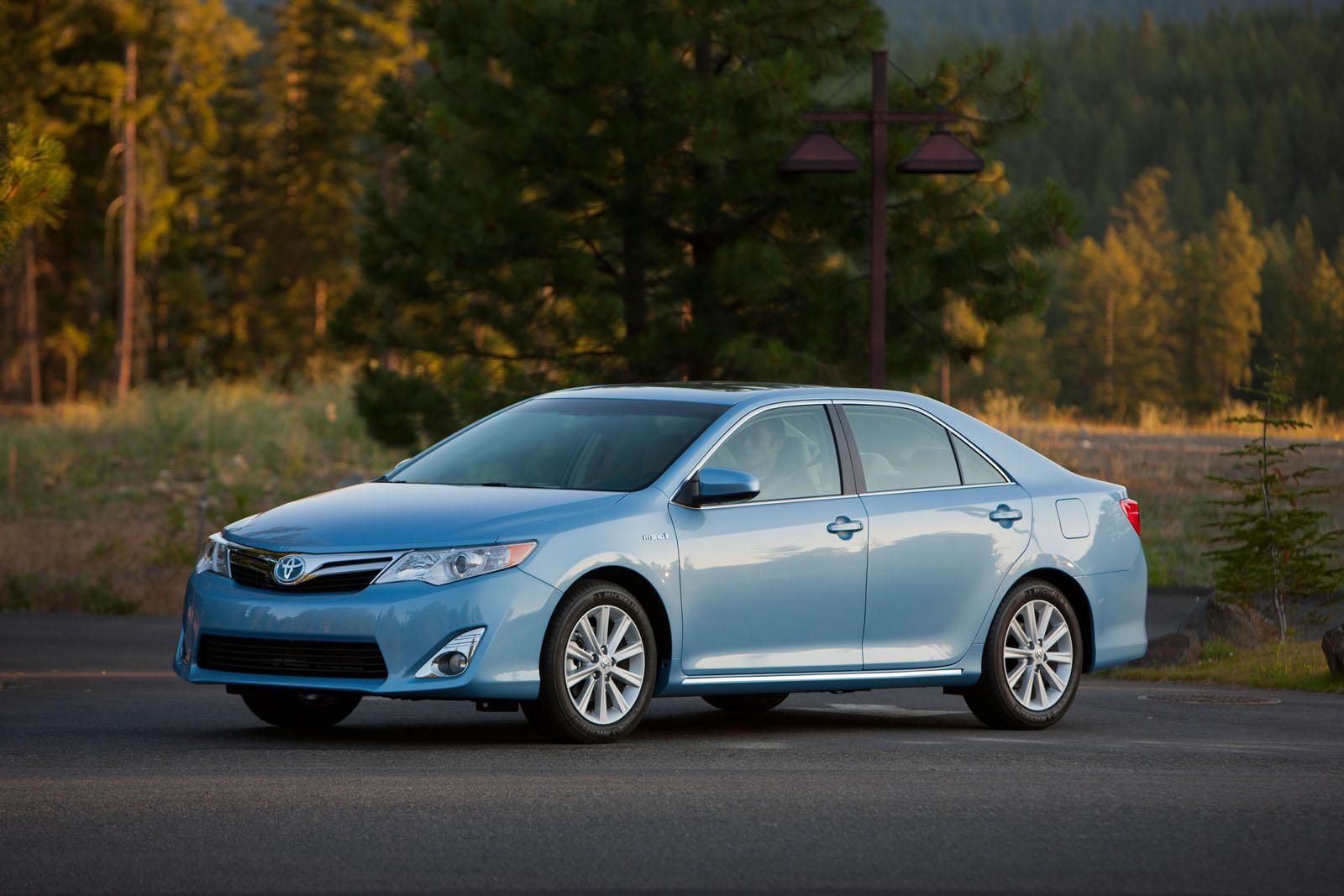 TOYOTA CAMRY (2012) GALER