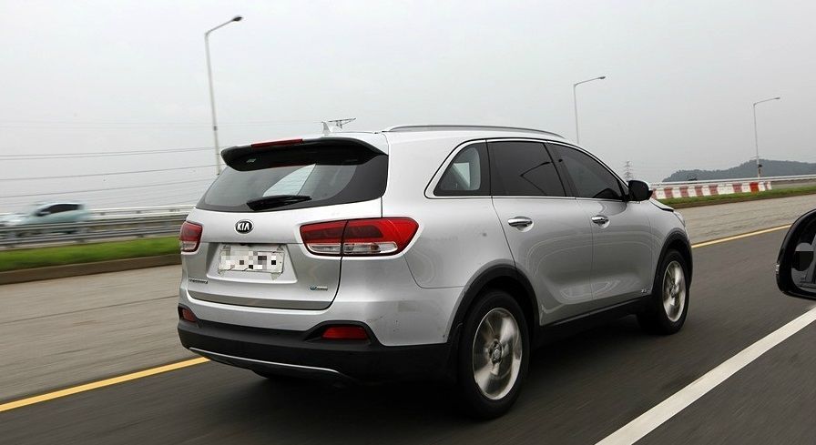 YEN 2015 KA SORENTO KORE YOLLARINDA RESM GALERS