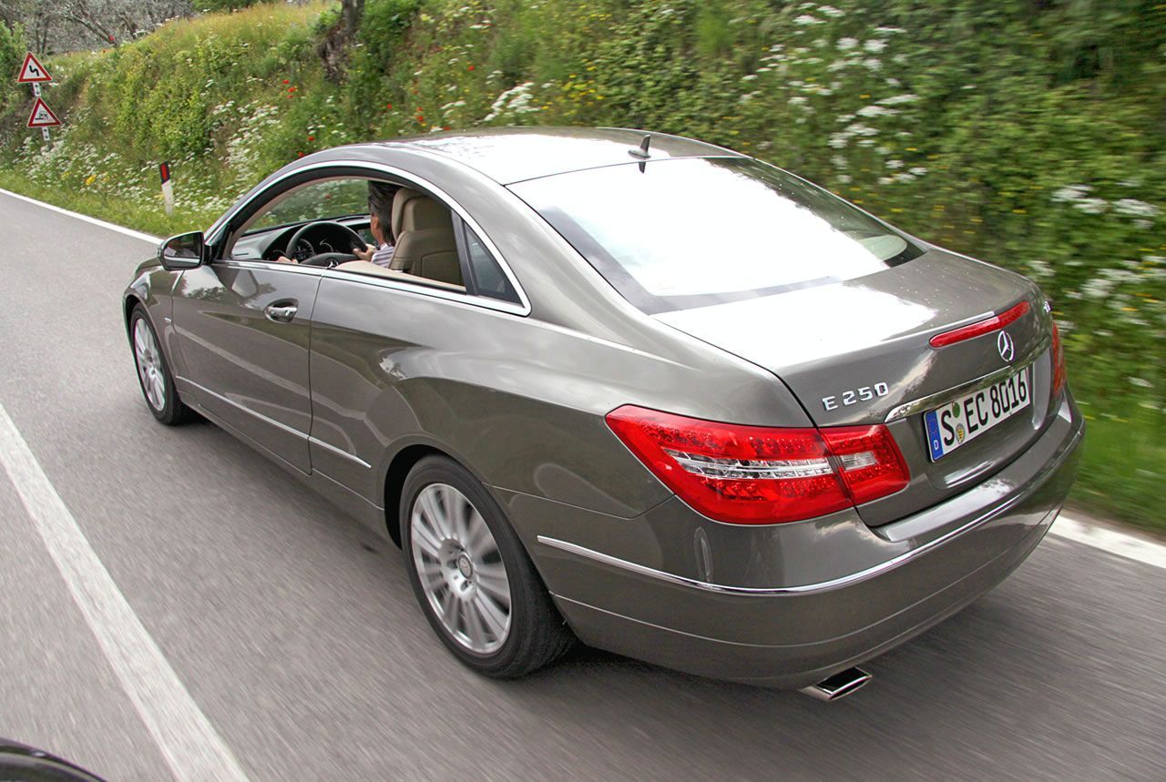 MERCEDES E COUPE (2010) GALER