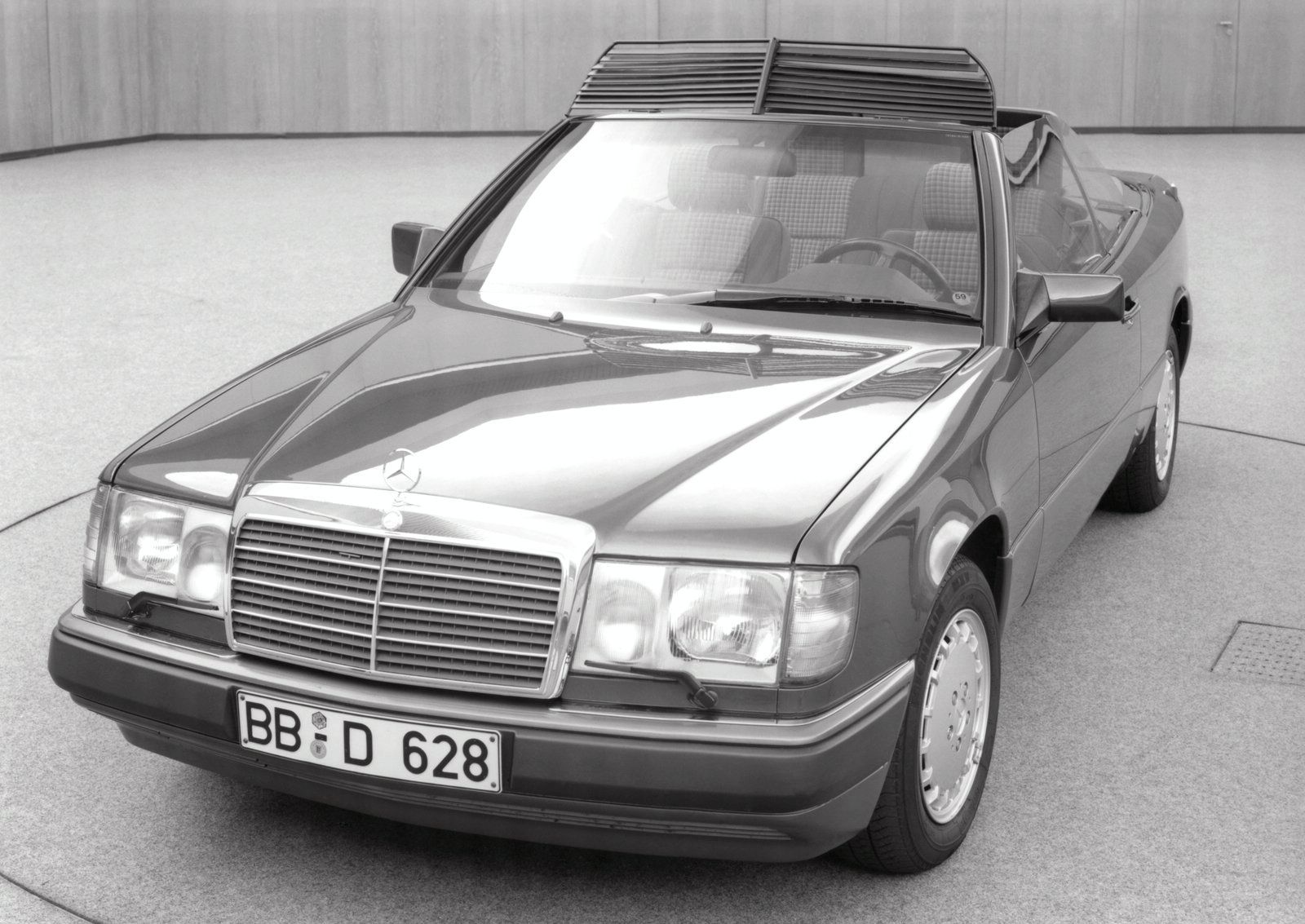 MERCEDES E CONVERTIBLE (2010) GALER