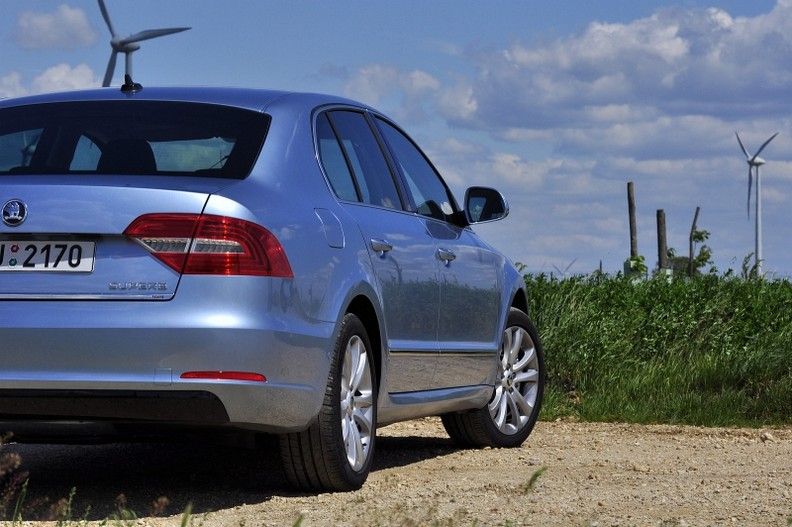 YEN� SKODA SUPERB 1.8 TSI 4X4 GALER�