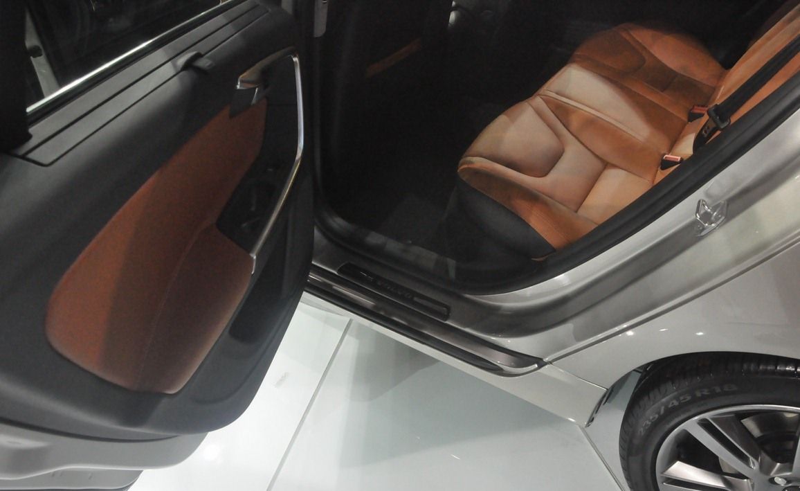YEN 2014 VOLVO S60 L RESM GALERS
