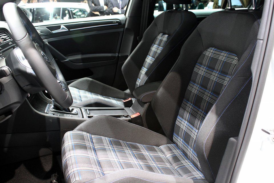 YEN VOLKSWAGEN GOLF GTE CENEVRE RESM GALERS