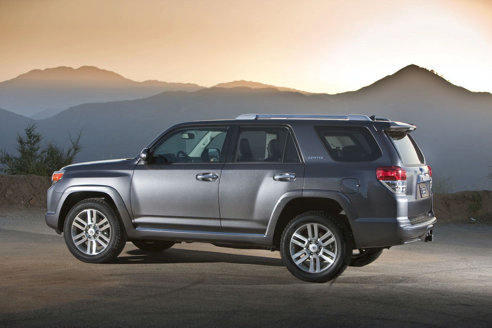 TOYOTA 4RUNNER (2010) GALER