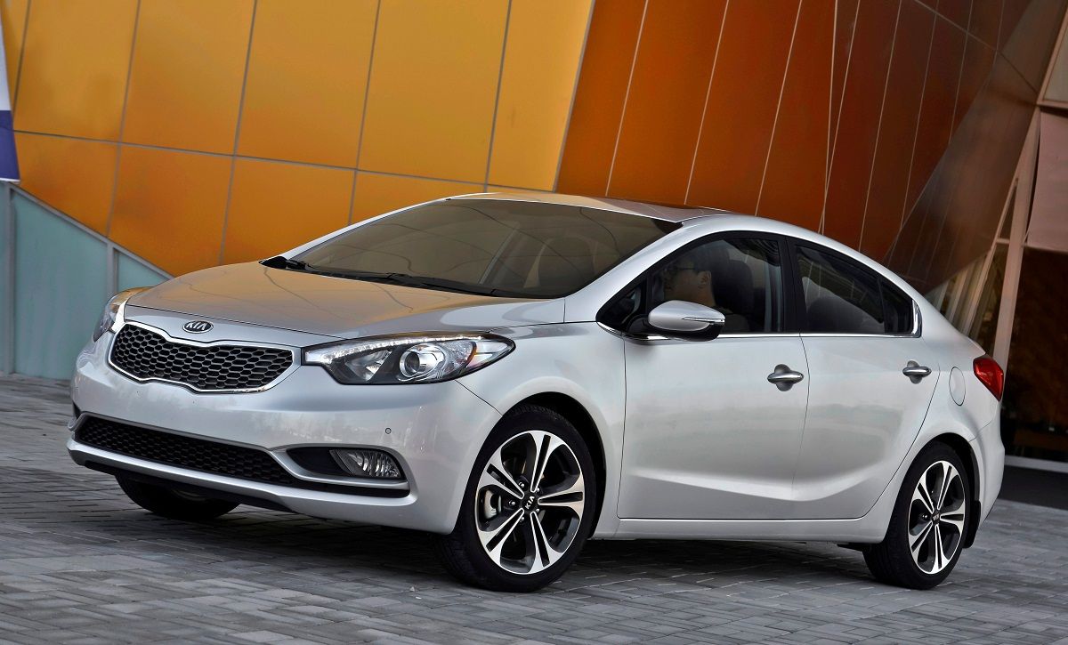 YEN KA CEE'D SEDAN; CERATO RESM GALERS 2