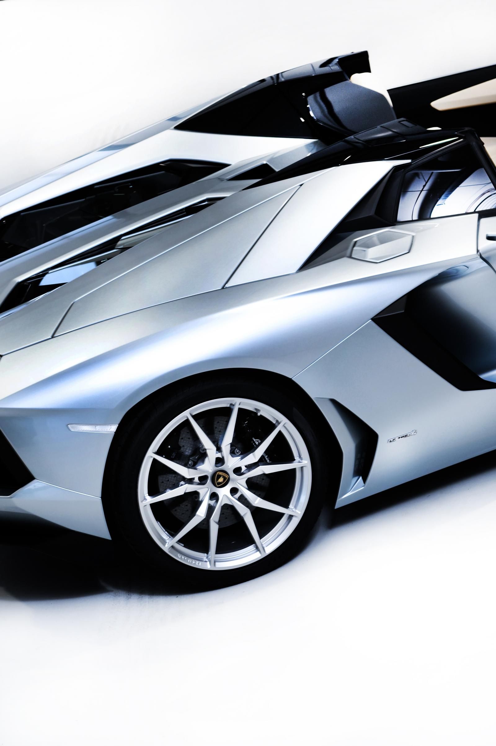 LAMBORGHN AVENTADOR ROADSTER GALER