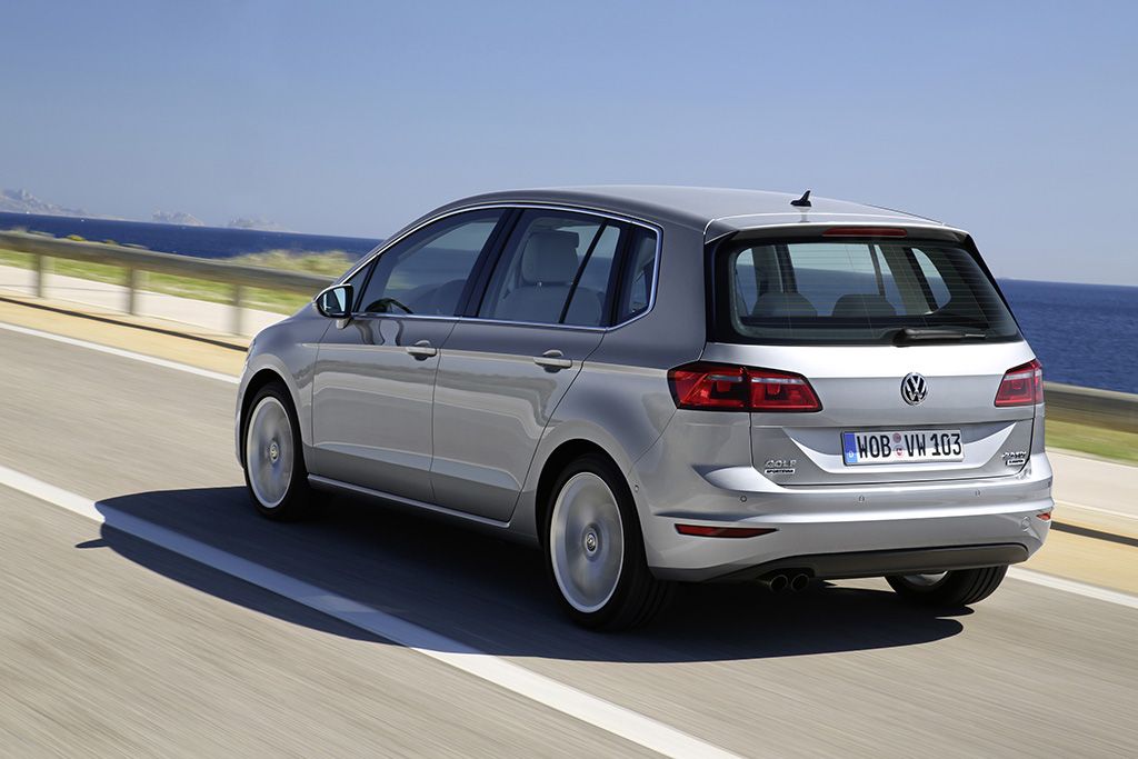 YEN VOLKSWAGEN GOLF SPORTSVAN DETAYLI RESM GALERS