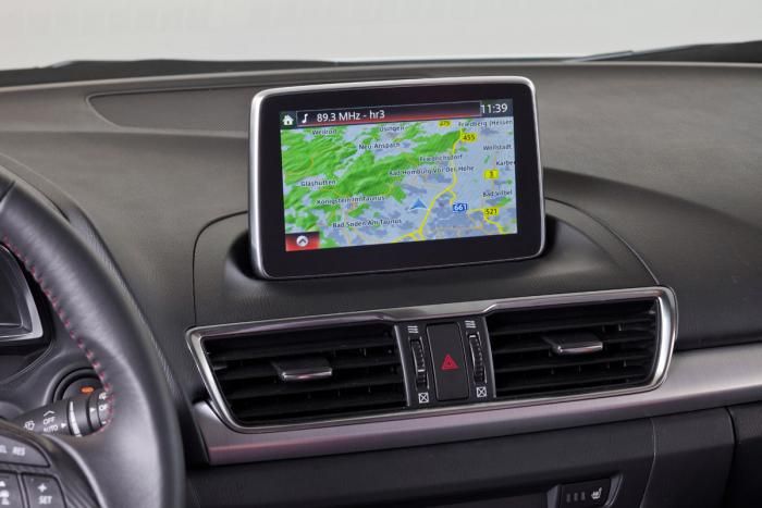 YEN MAZDA 3 YOLDA RESM GALERS