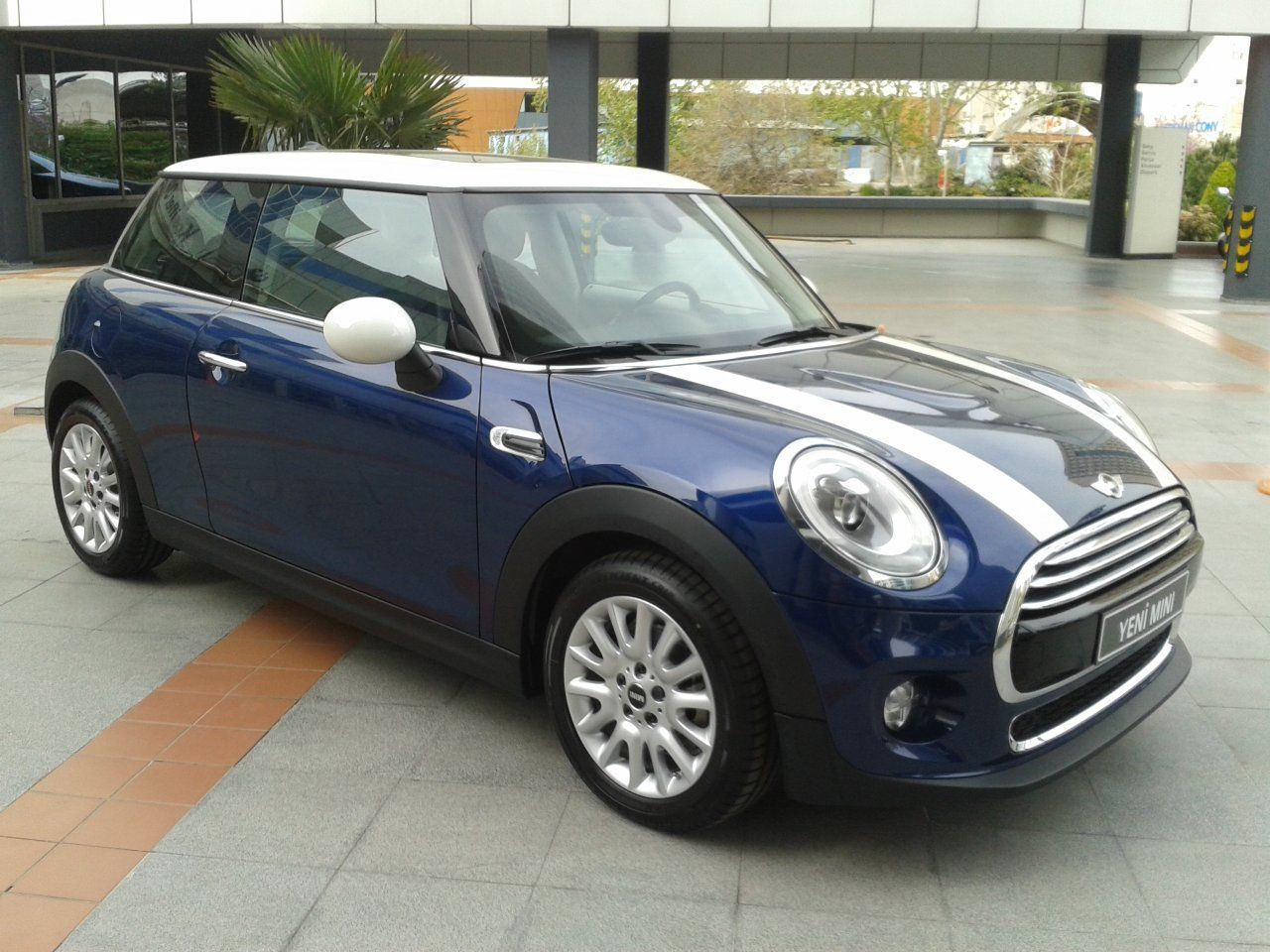 YEN NESL 2014 MN COOPER TRKYE'DE RESM GALERS