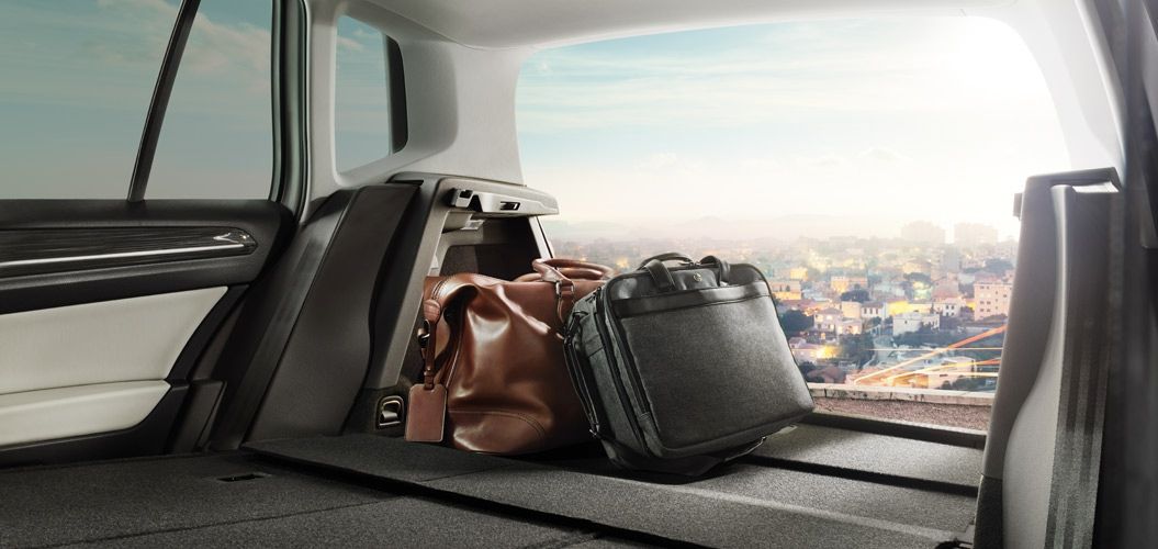 YEN VOLKSWAGEN GOLF SPORTSVAN ALMANYA'DA SATITA RESM GALERS