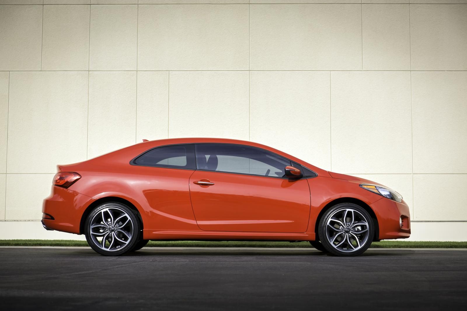 YEN 2014 KA CERATO KOUP GALER