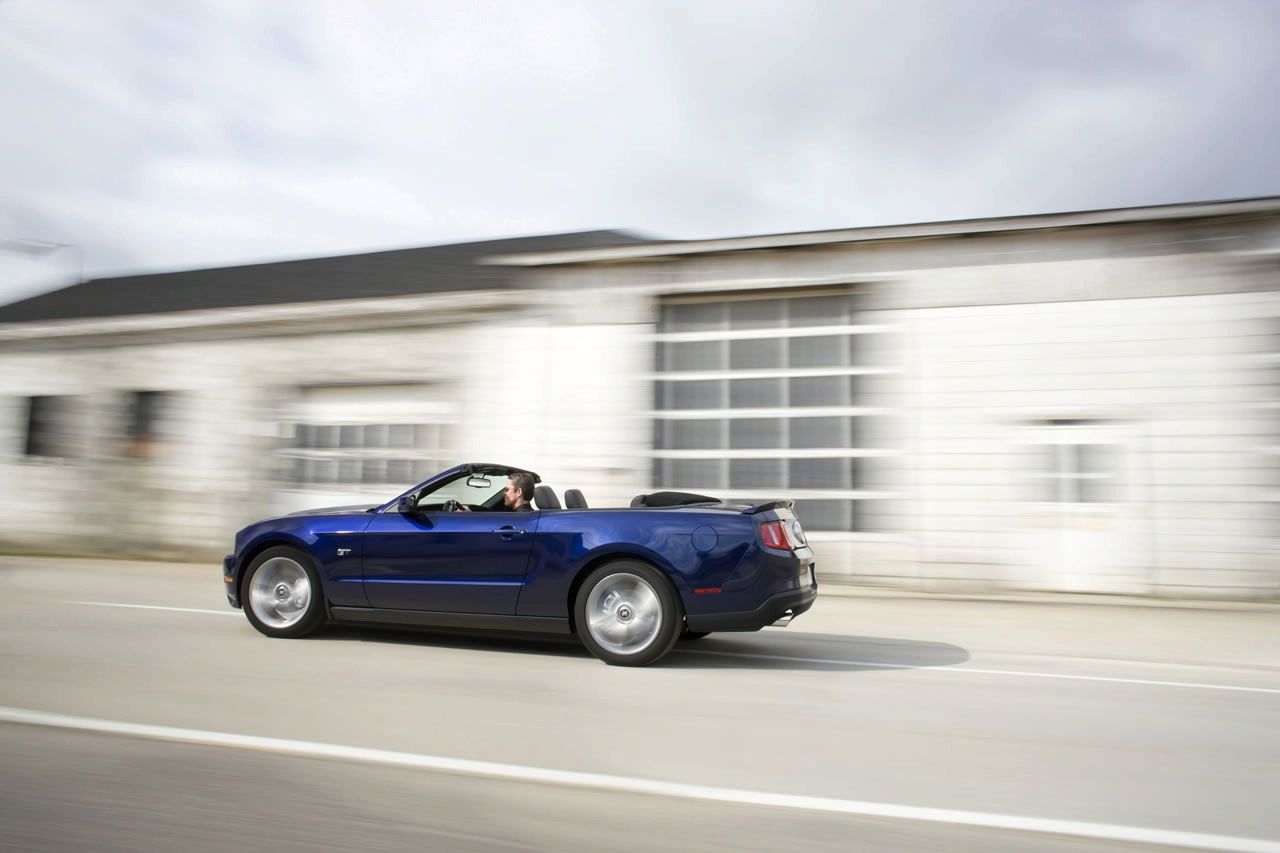 FORD MUSTANG (2010) GALER