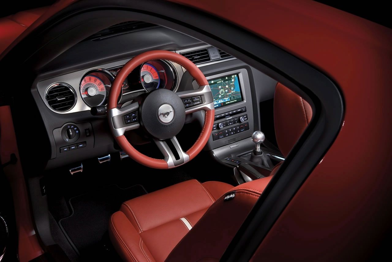 FORD MUSTANG (2010) GALER