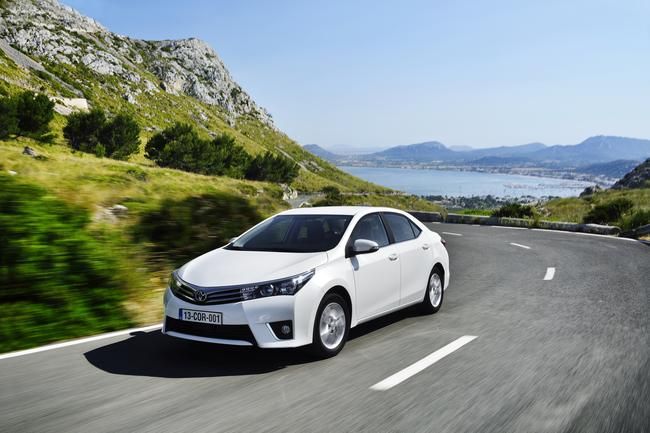 YEN TOYOTA COROLLA AYRINTILI RESM GALERS