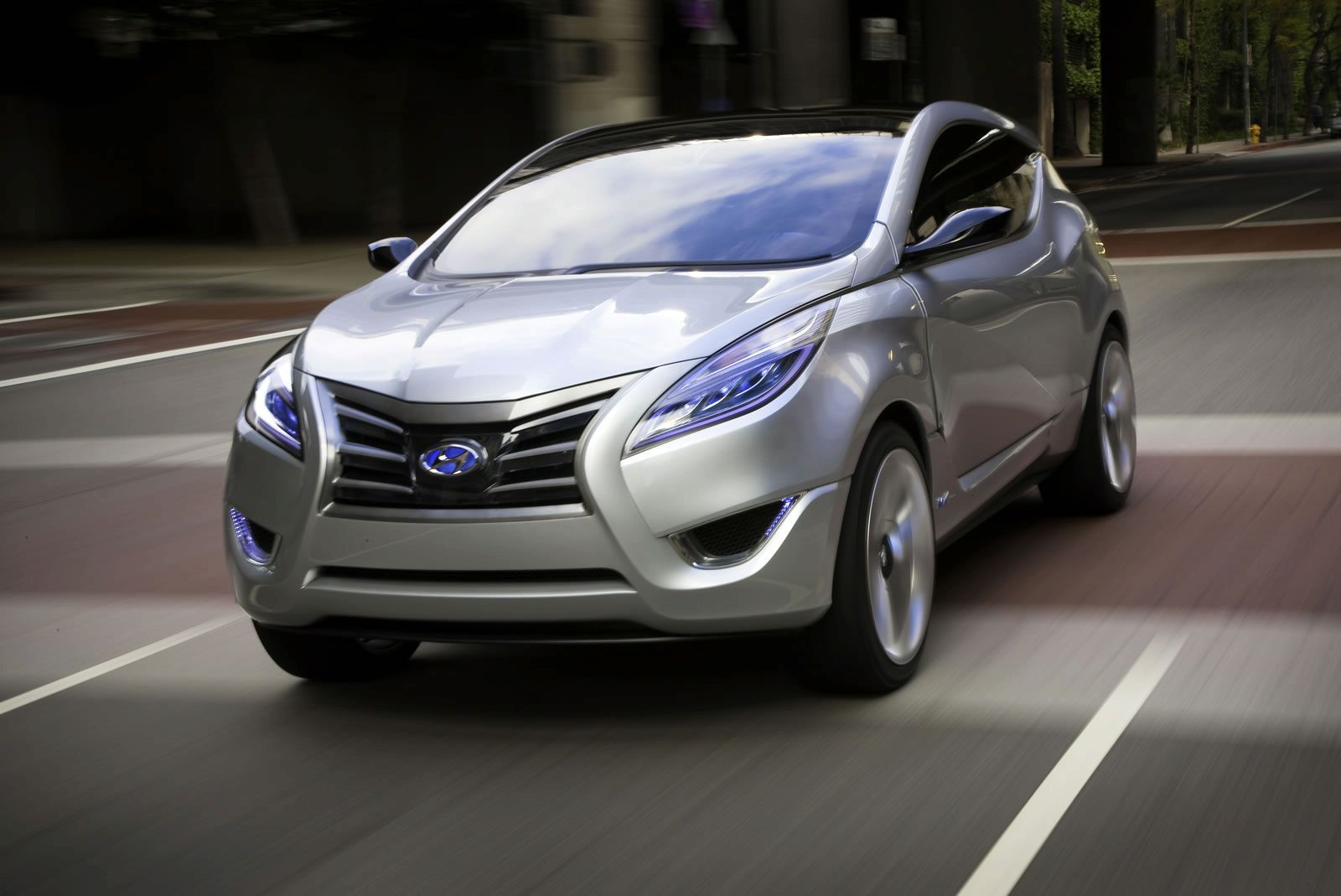 HYUNDA NUVS CONCEPT GALER