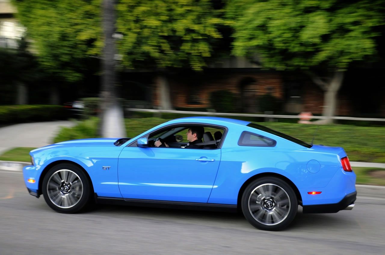 FORD MUSTANG (2010) GALER