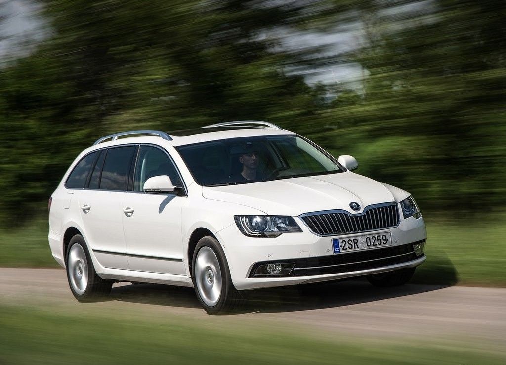 YEN MAKYAJLI SKODA SUPERB COMB GALER