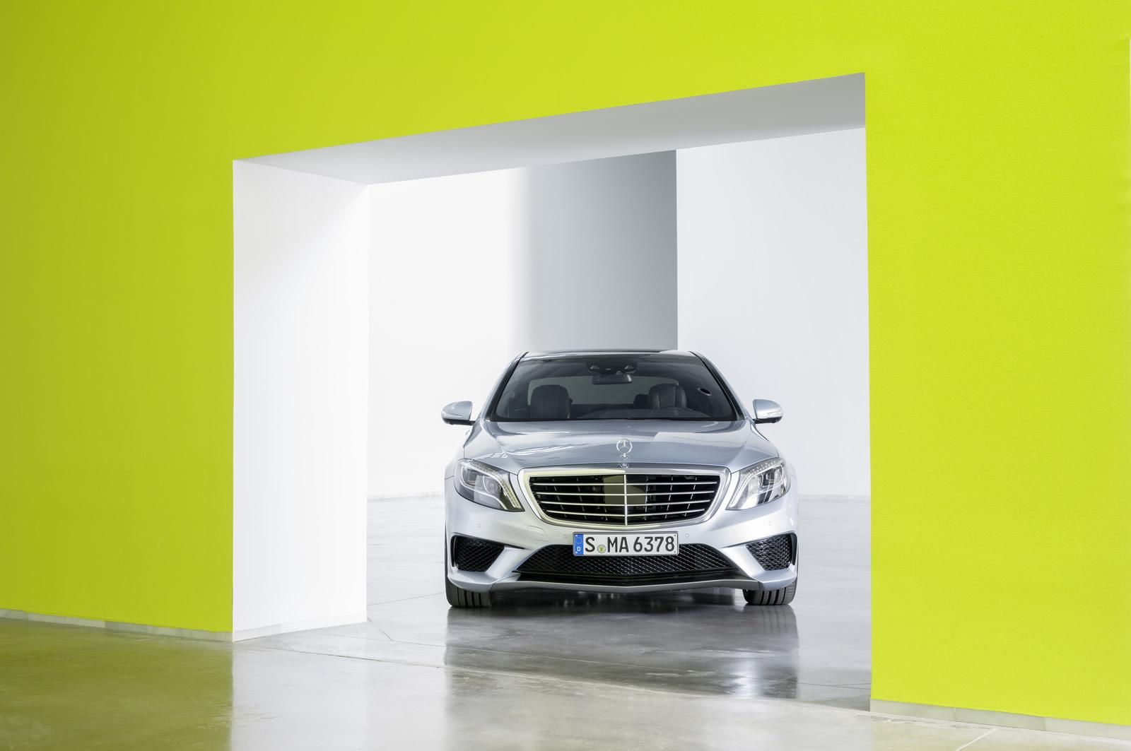 YEN MERCEDES S63 AMG RESM FOTORAF GALERS