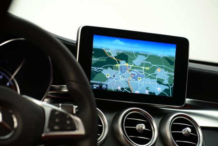 YEN MERCEDES C SERS ZEL RESM GALERS