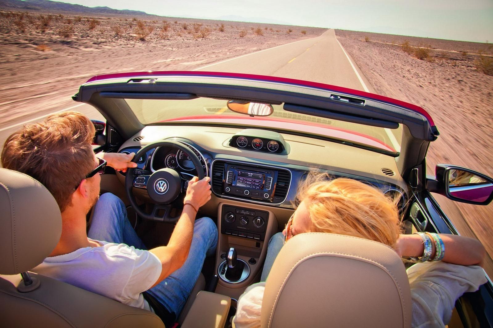 VOLKSWAGEN BEETLE CABROLET (2013) GALER