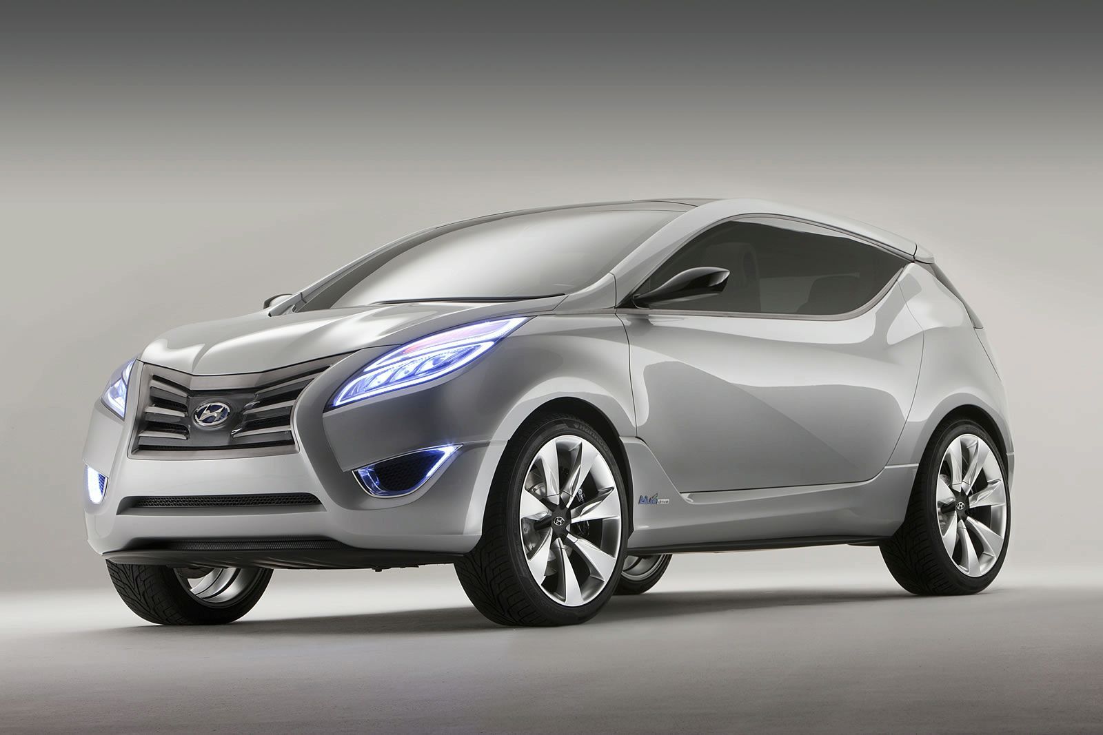 HYUNDA NUVS CONCEPT GALER