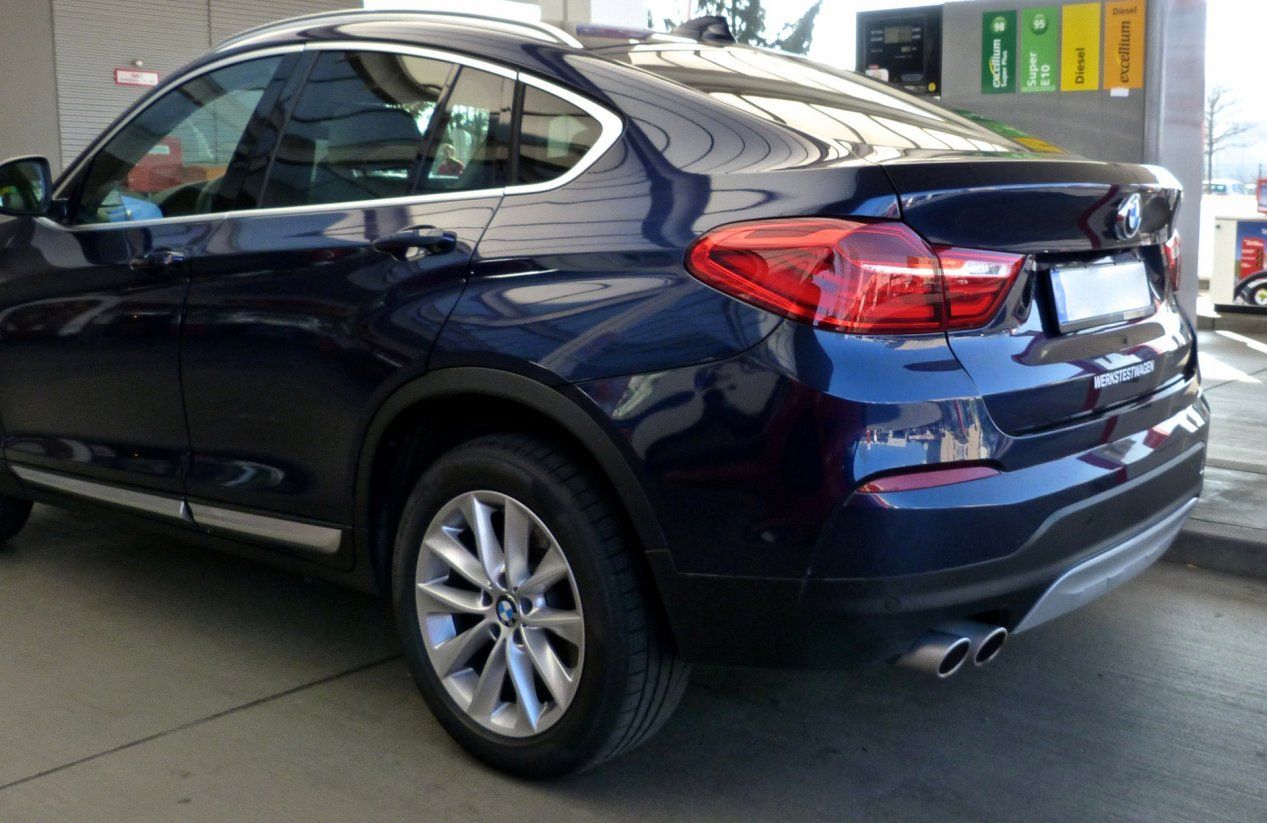 YEN BMW X4 YOLDA RESM GALERS