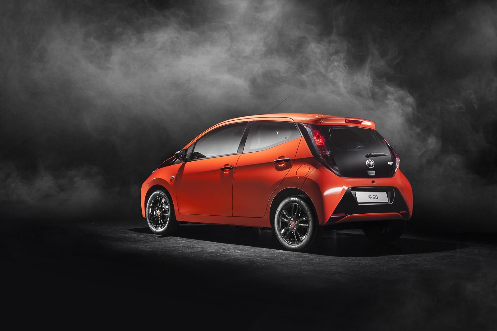 YEN TOYOTA AYGO RESM FOTORAF GALERS