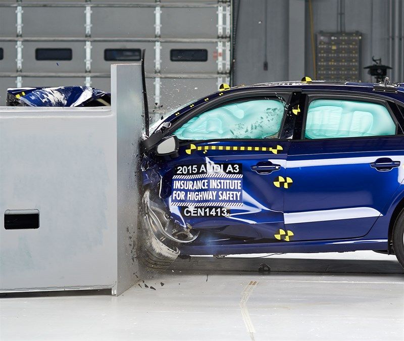 2015 AUD A3 SEDAN IIHS SMALL OVERLAP ARPIMA TEST RESM GALERS