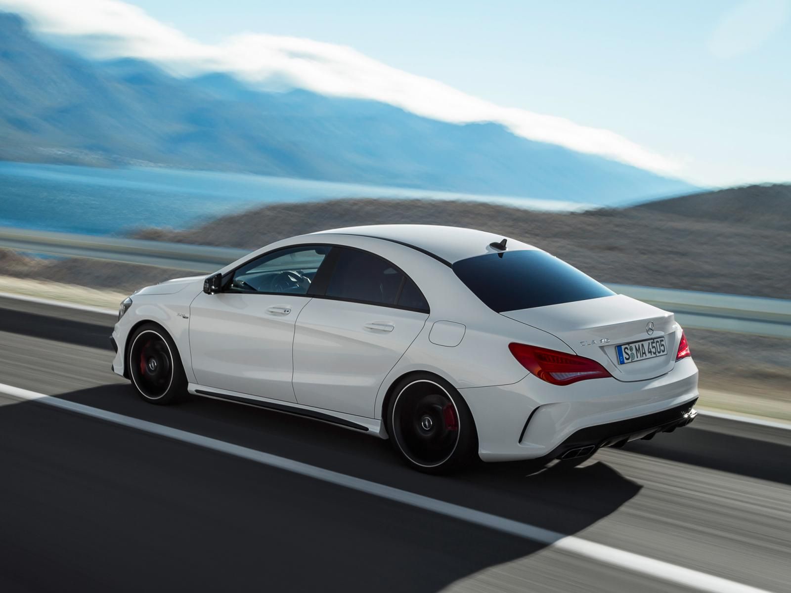 YEN MERCEDES CLA 45 AMG GALER