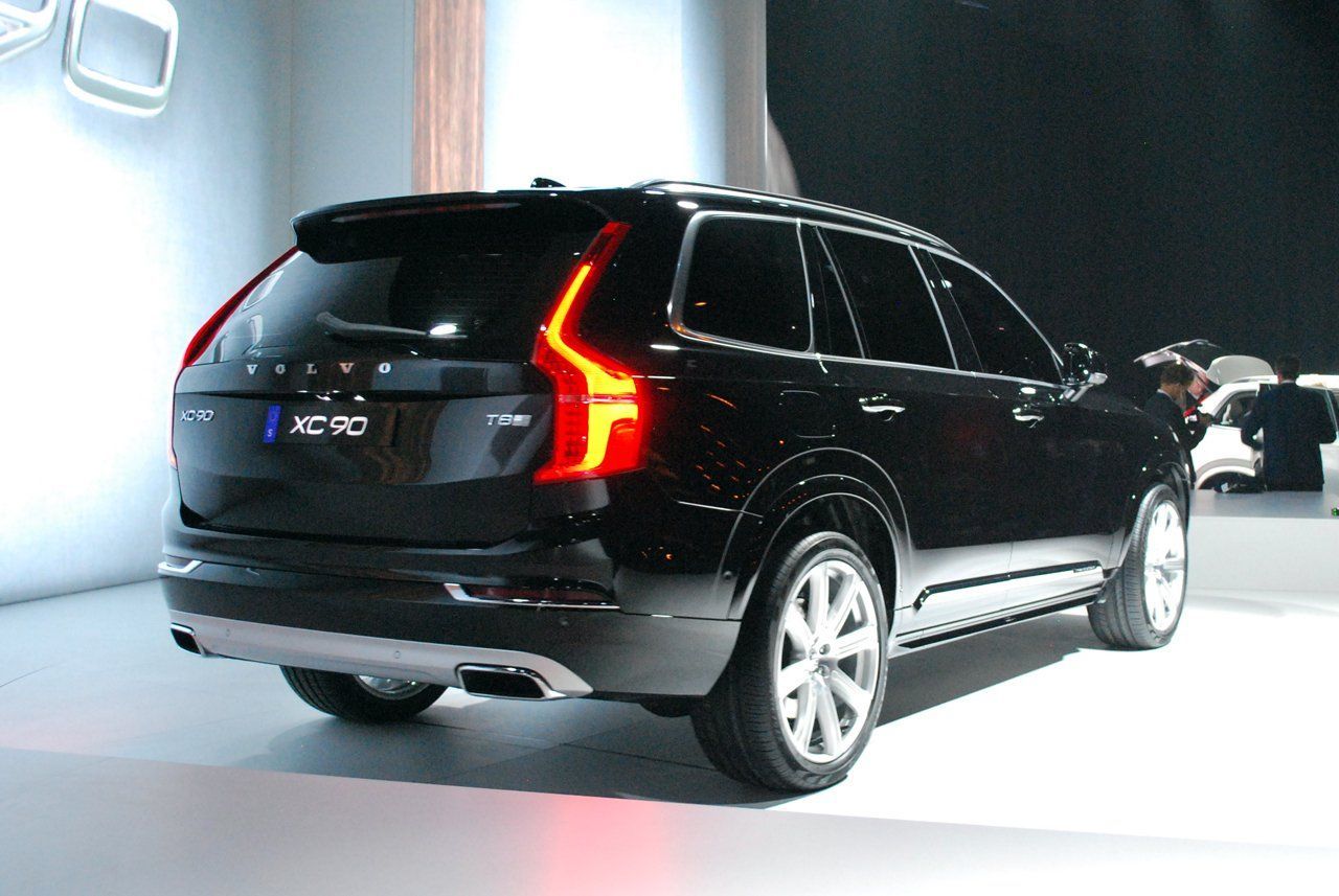 YEN 2015 VOLVO XC90'IN CANLI RESM GALERS
