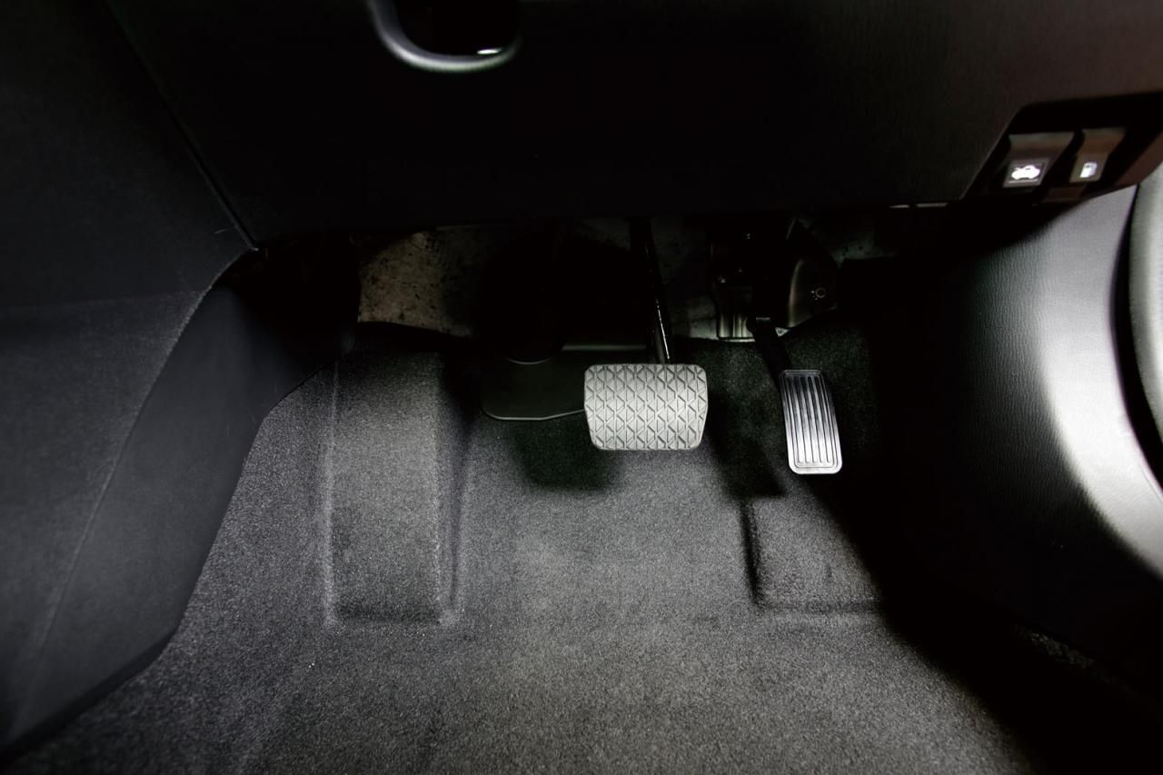 YEN MAZDA 3 SEDAN HYBRD RESM GALERS