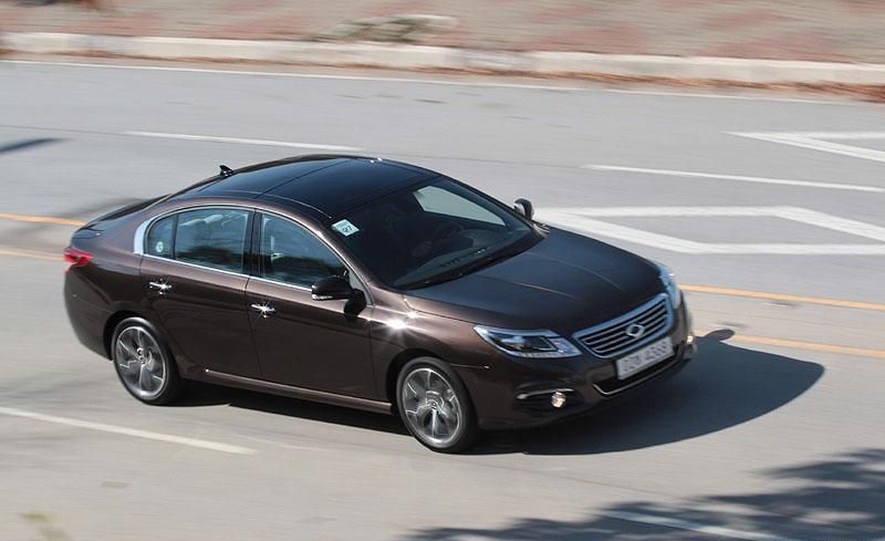YEN MAKYAJLI RENAULT LATTUDE'NN PUCU SAMSUNG SM5 RESM GALER