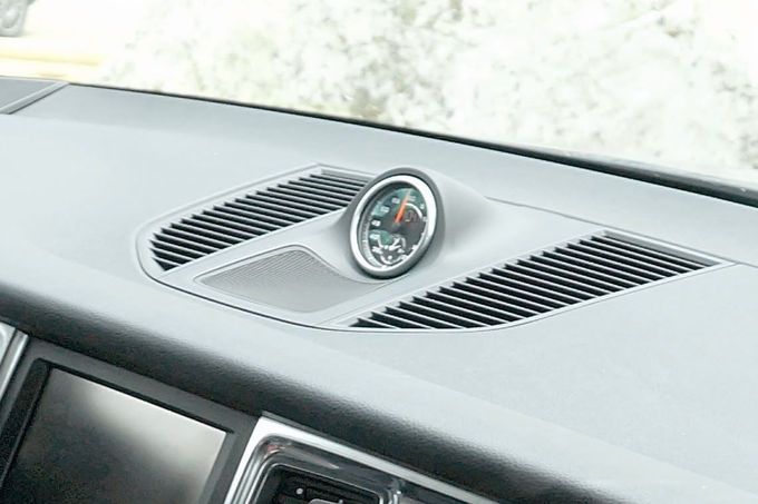 YEN PORSCHE MACAN HAFF KAMUFLAJLI RESM GALERS
