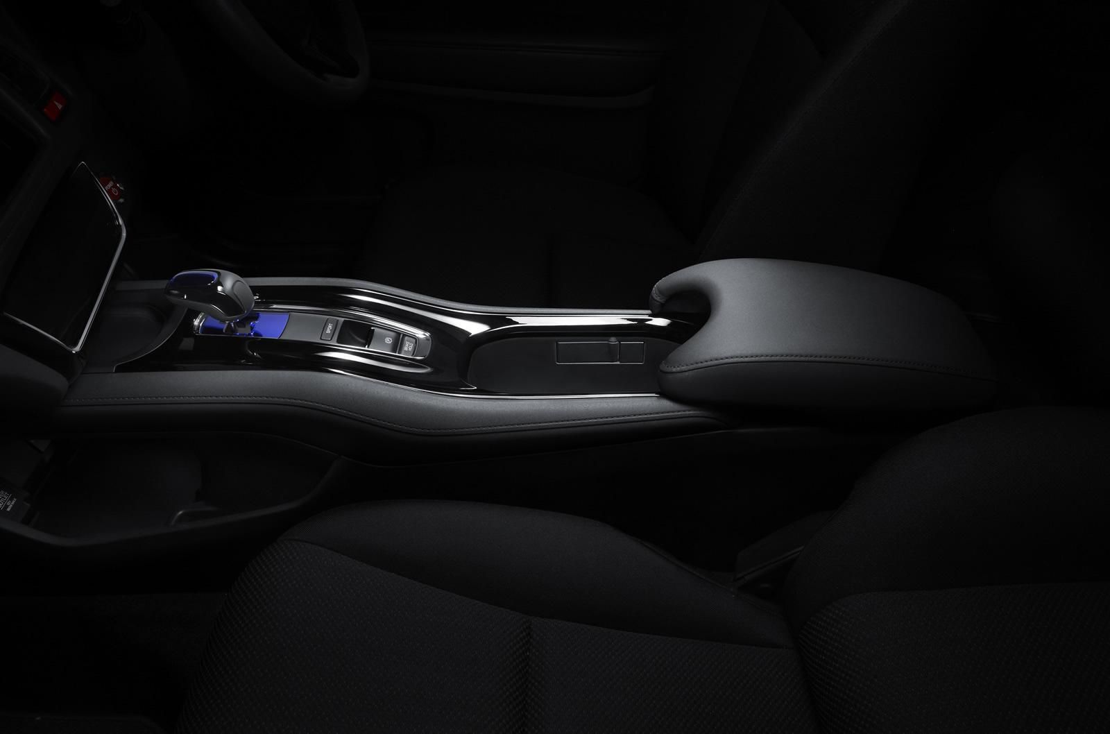 YEN HONDA VEZEL (URBAN SUV) RESM GALERS