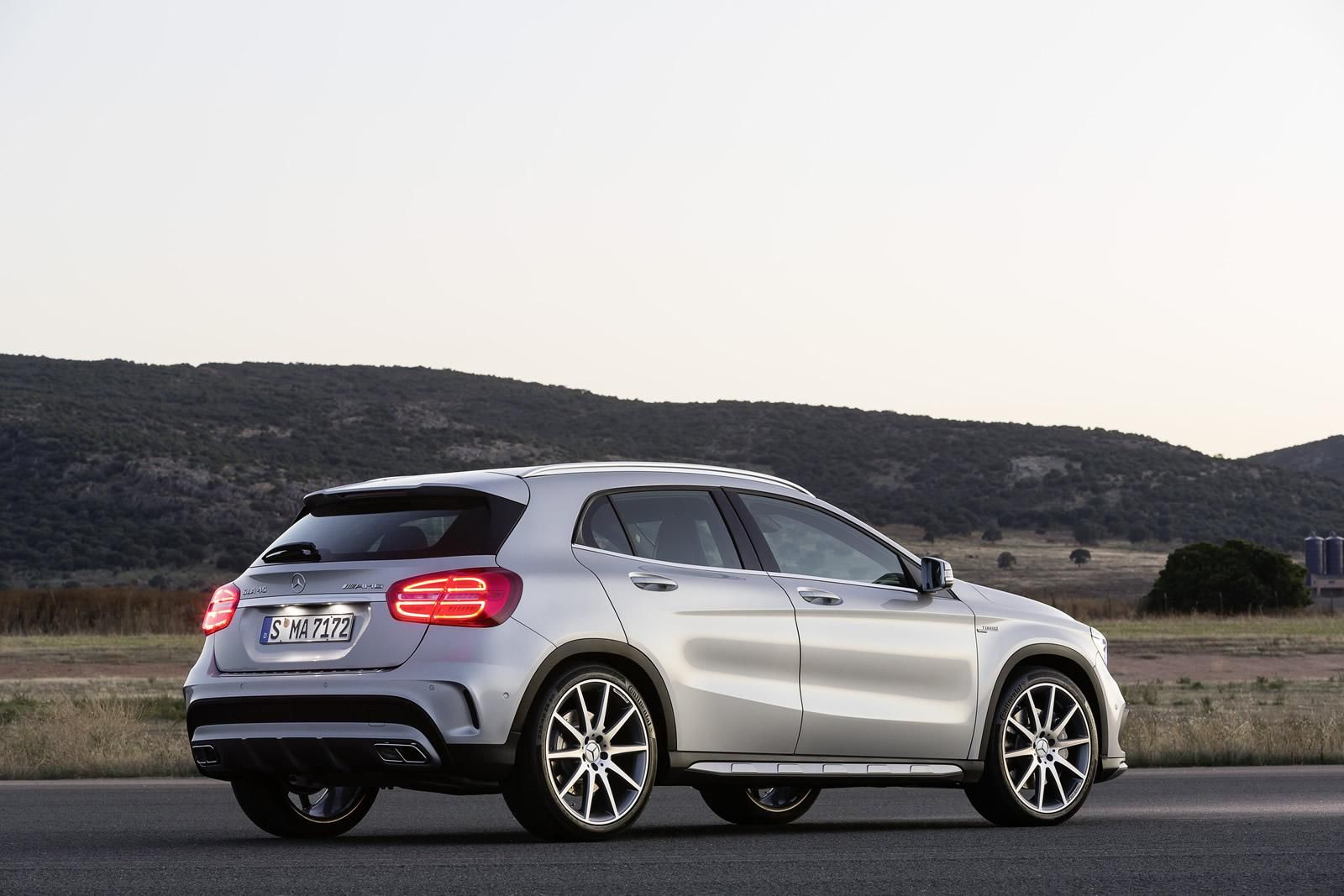 YEN MERCEDES GLA 45 AMG RESM FOTORAF GALERS