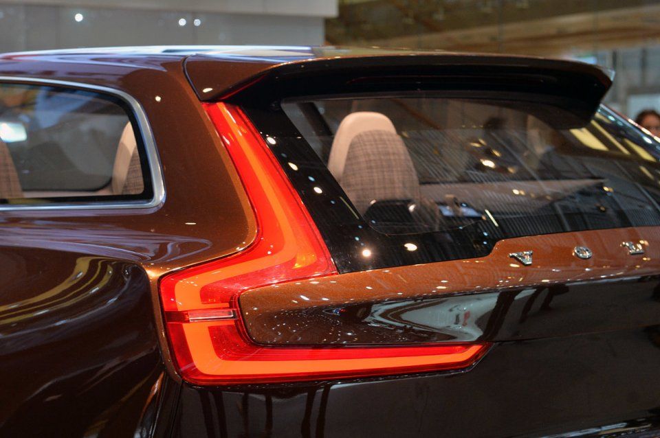 VOLVO CONCEPT ESTATE CENEVRE RESM GALERS