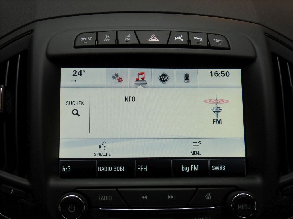 YEN MAKYAJLI OPEL NSGNA  MEKAN RESMLER