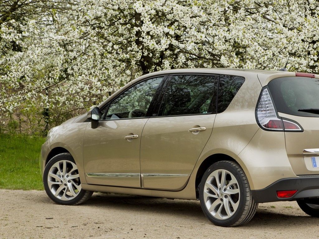 Yeni Citroen Picasso ile Renault Scenic Karlatrma Resim Galerisi