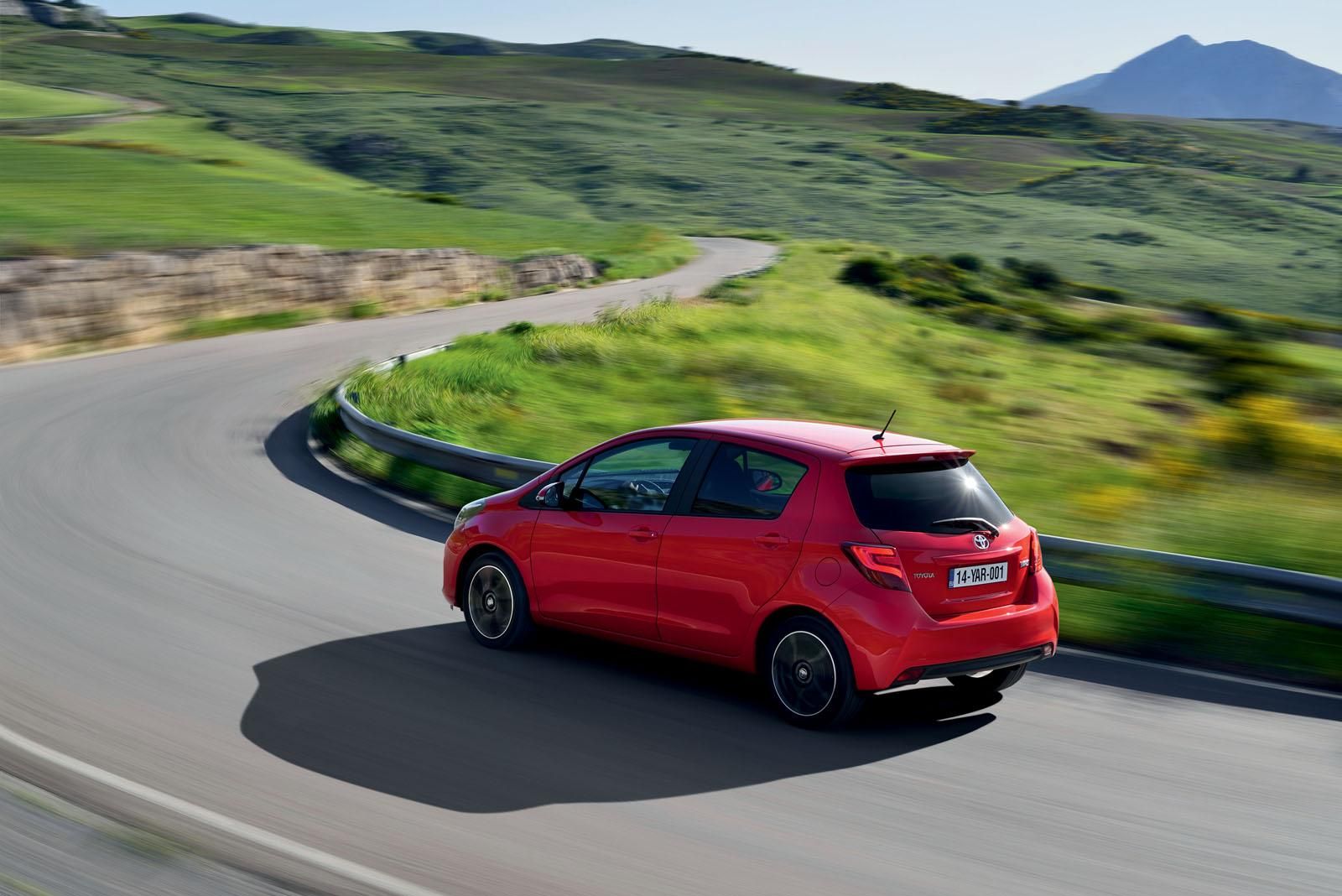 YEN 2015 MAKYAJLI TOYOTA YARS DETAYLI RESM GALERS