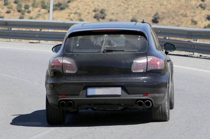 YEN PORSCHE MACAN HAFF KAMUFLAJLI RESM GALERS