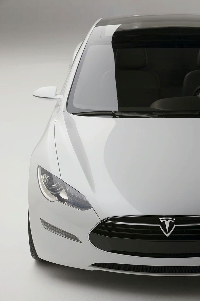 TESLA MODEL S GALER