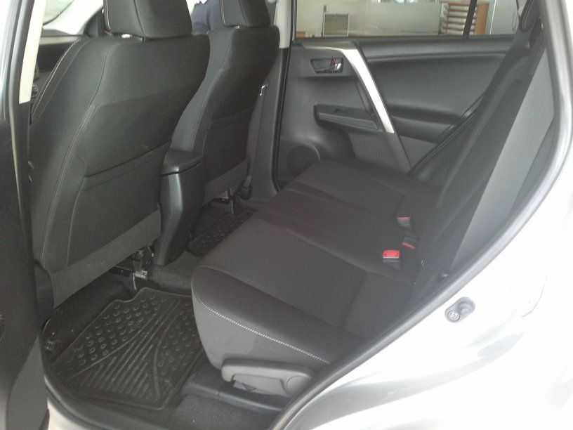 YEN 2013 TOYOTA RAV4 SATITA RESM GALERS