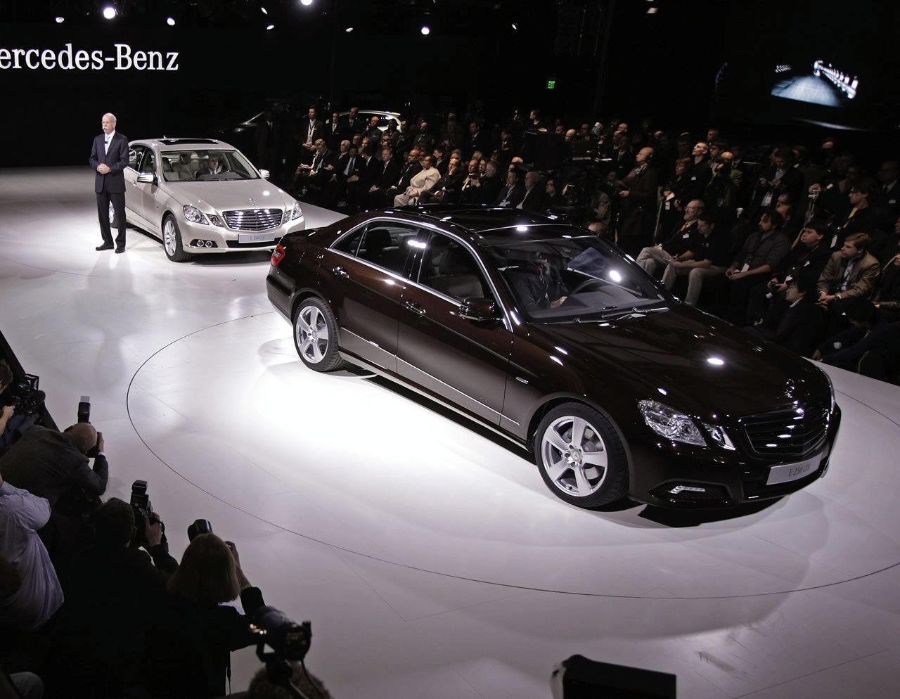 MERCEDES E SEDAN (2010)
